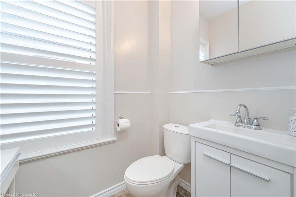 208 Drummond Street Property Photo 22
