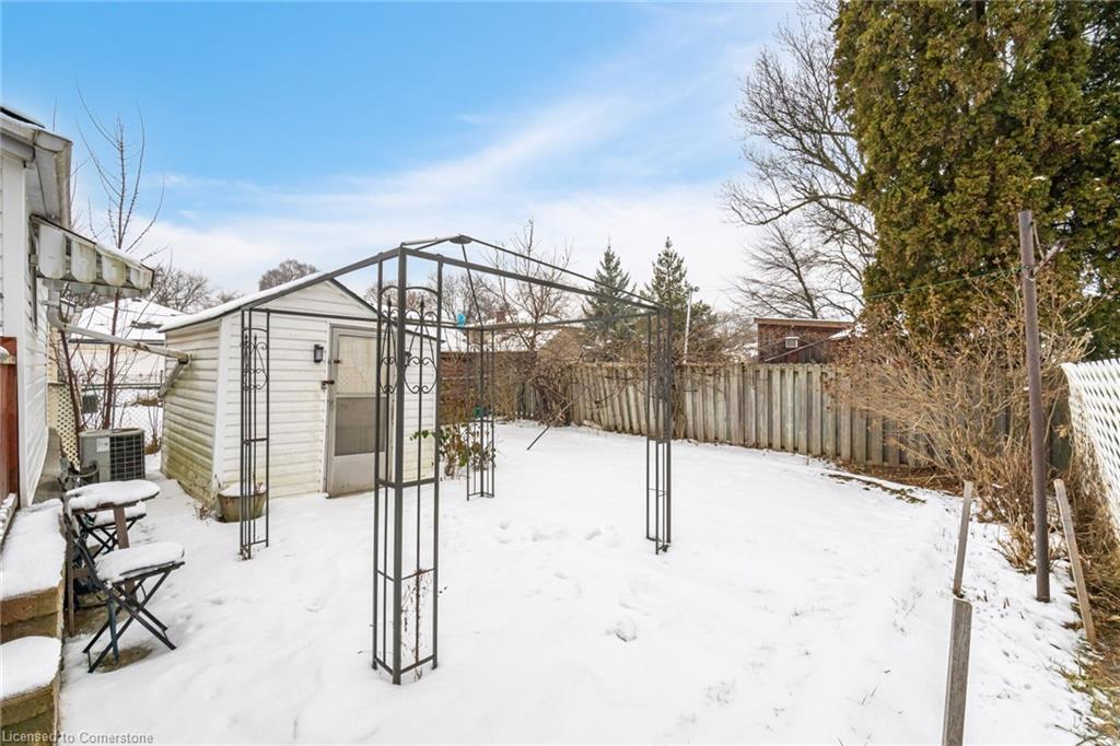 208 Drummond Street Property Photo 28