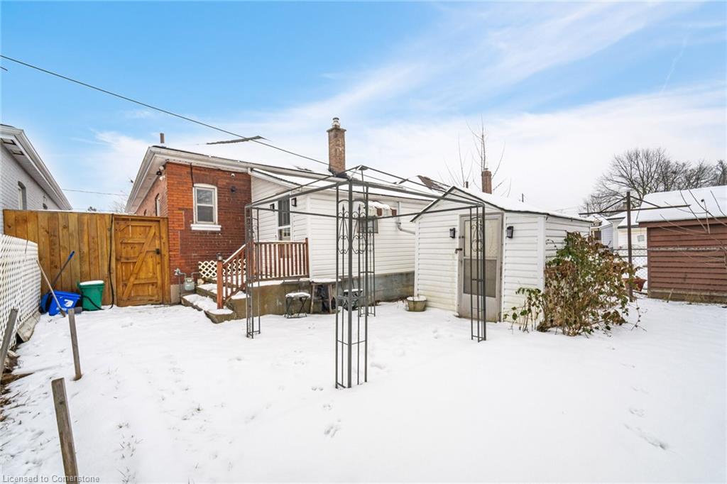 208 Drummond Street Property Photo 29