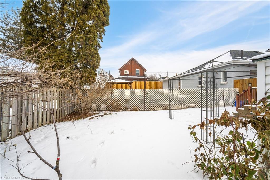 208 Drummond Street Property Photo 31