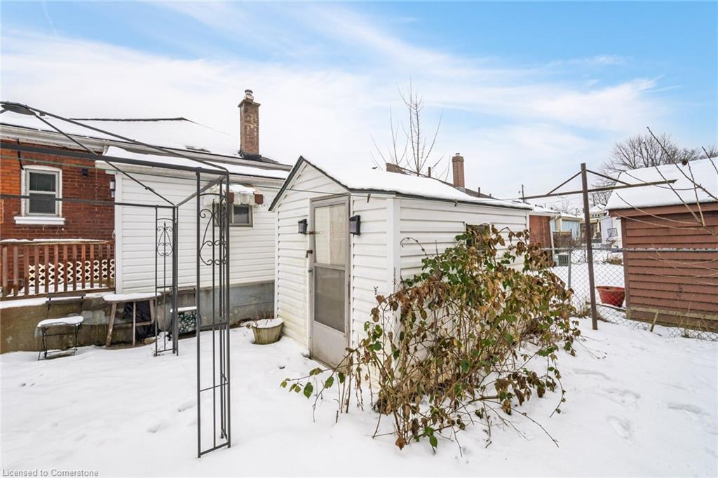 208 Drummond Street Property Photo 32