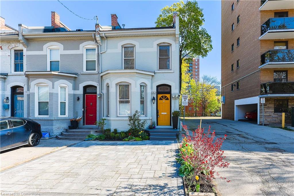 132 Charlton Avenue W Property Photo 2