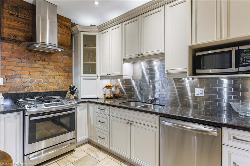 132 Charlton Avenue W Property Photo 14