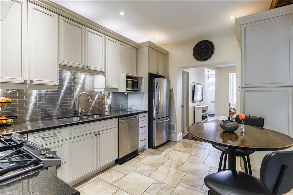 132 Charlton Avenue W Property Photo 16