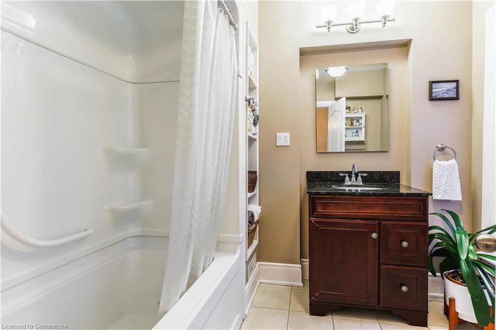 132 Charlton Avenue W Property Photo 20