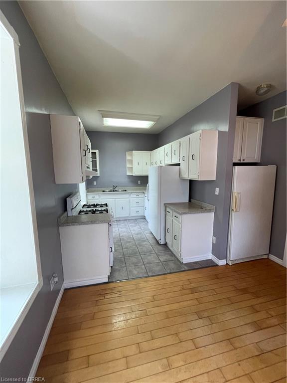 34 Young Street Property Photo 4