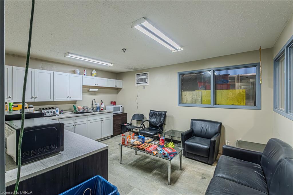 396 Henry Street Property Photo 18