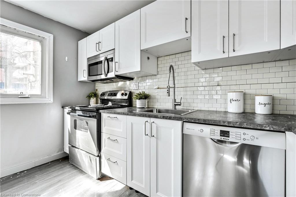 381 Herkimer Street Property Photo 19