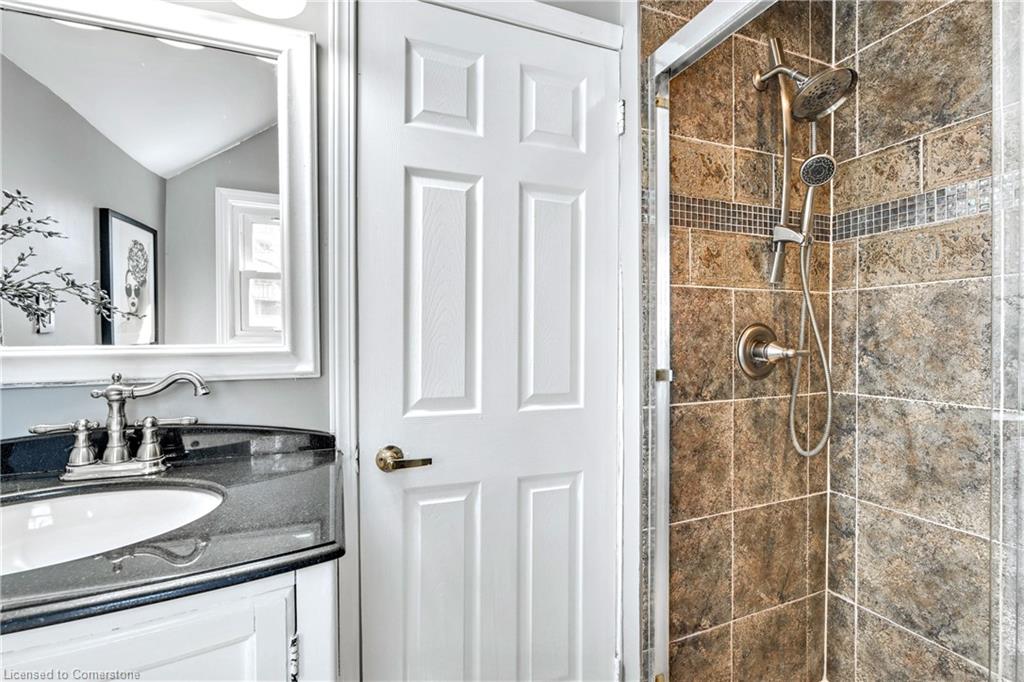 381 Herkimer Street Property Photo 28