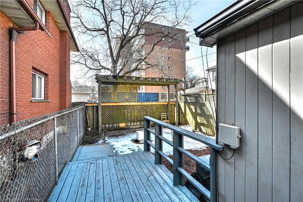 381 Herkimer Street Property Photo 34