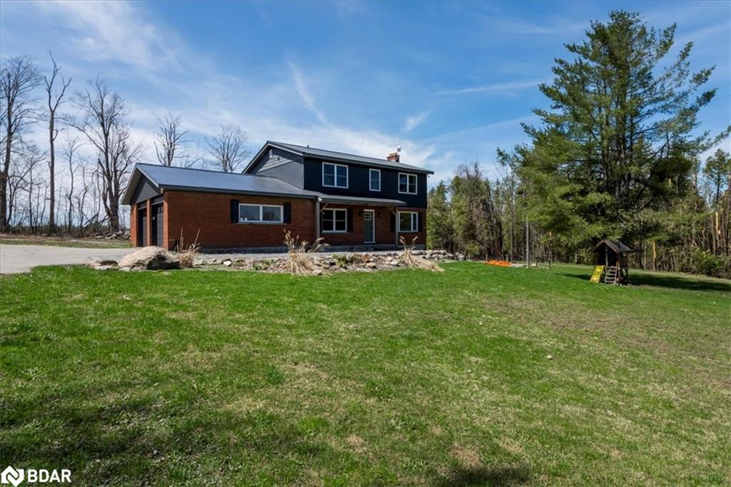 1384 15/16 Side Road E Property Photo 1