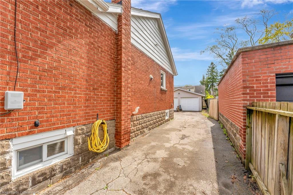 865 Garth Street Property Photo 22
