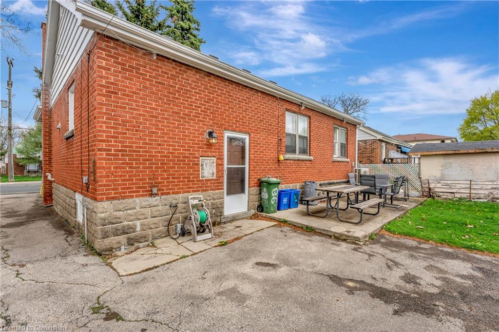 865 Garth Street Property Photo 23