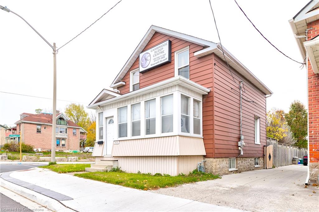 1405 King Street E Property Photo 4