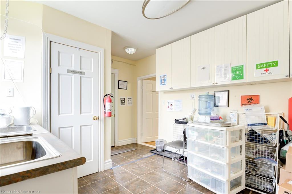 1405 King Street E Property Photo 13