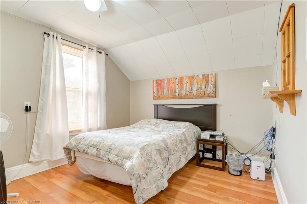 1405 King Street E Property Photo 20