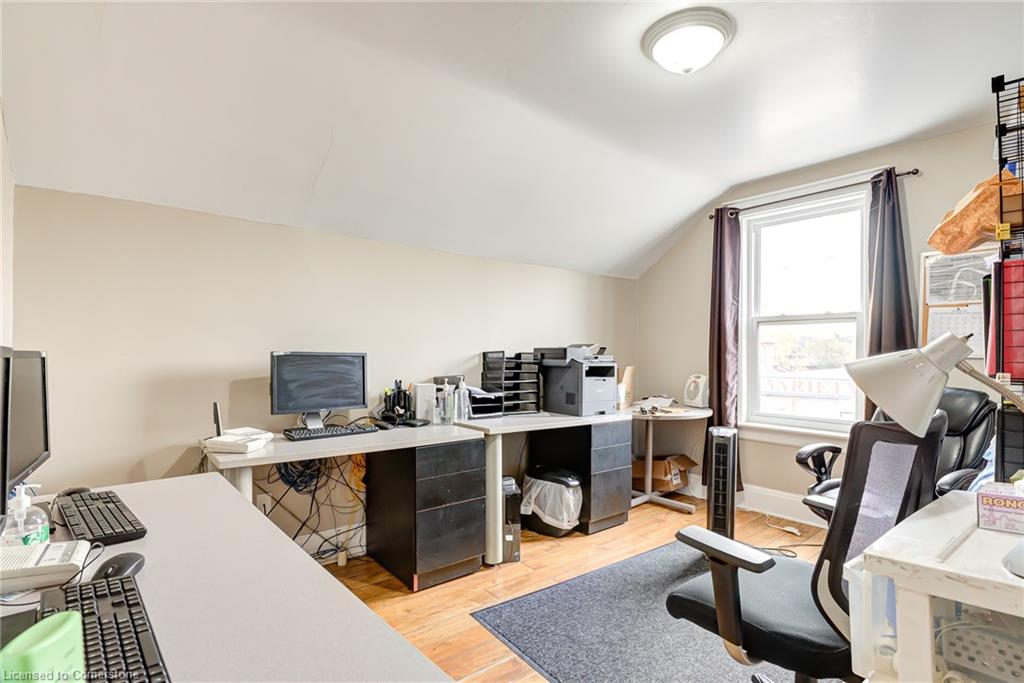 1405 King Street E Property Photo 22