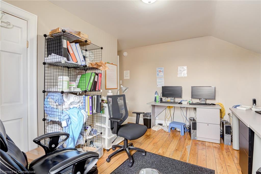 1405 King Street E Property Photo 23