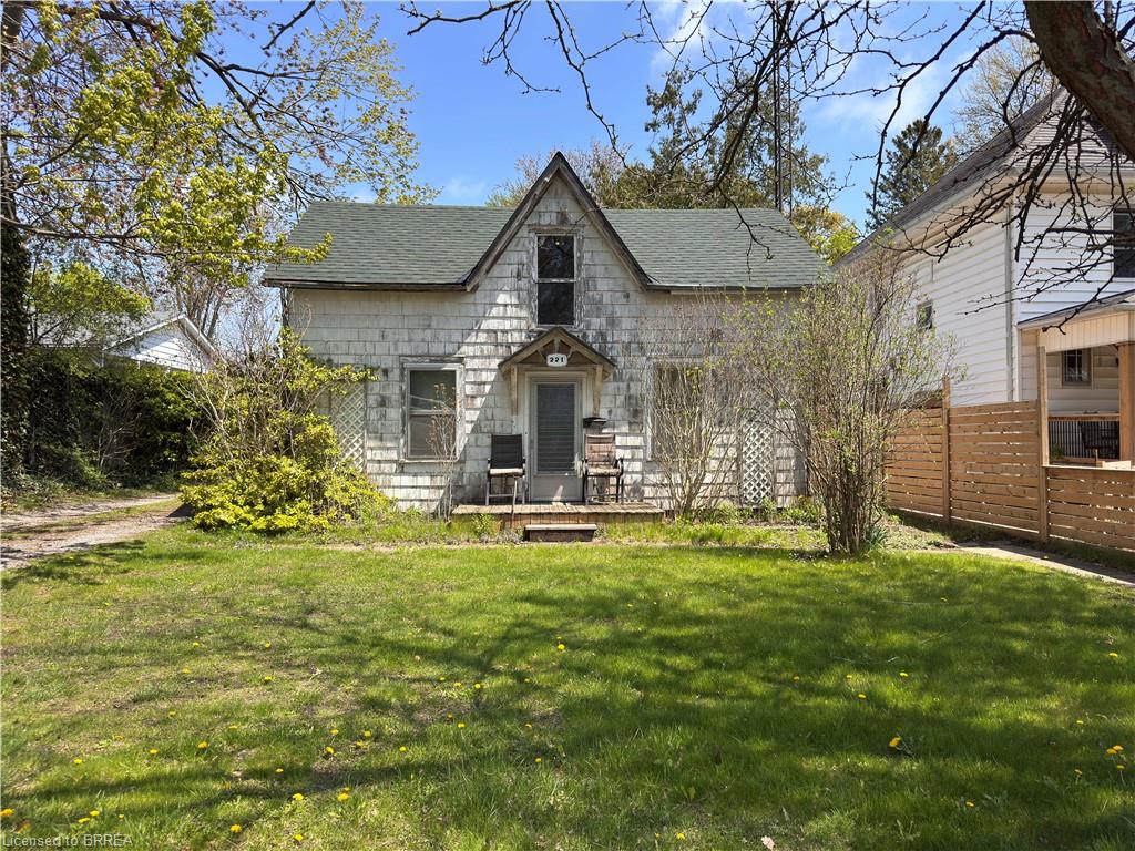 221 Norfolk Street N Property Photo 1