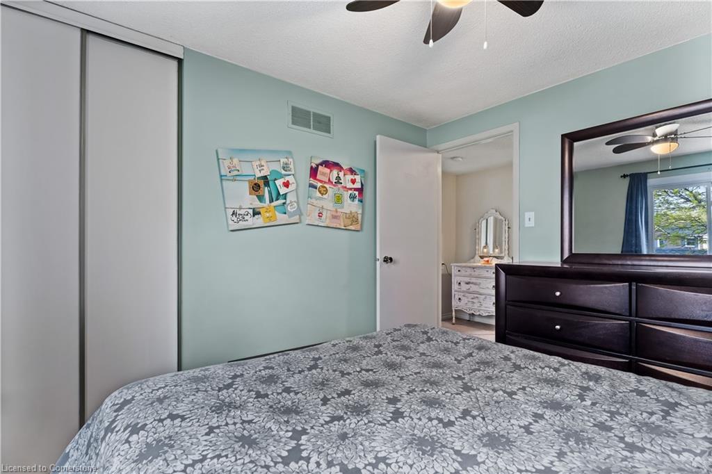2385 Cotswold Crescent Property Photo 19