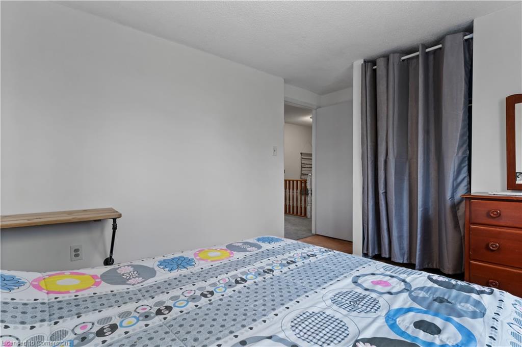 2385 Cotswold Crescent Property Photo 21