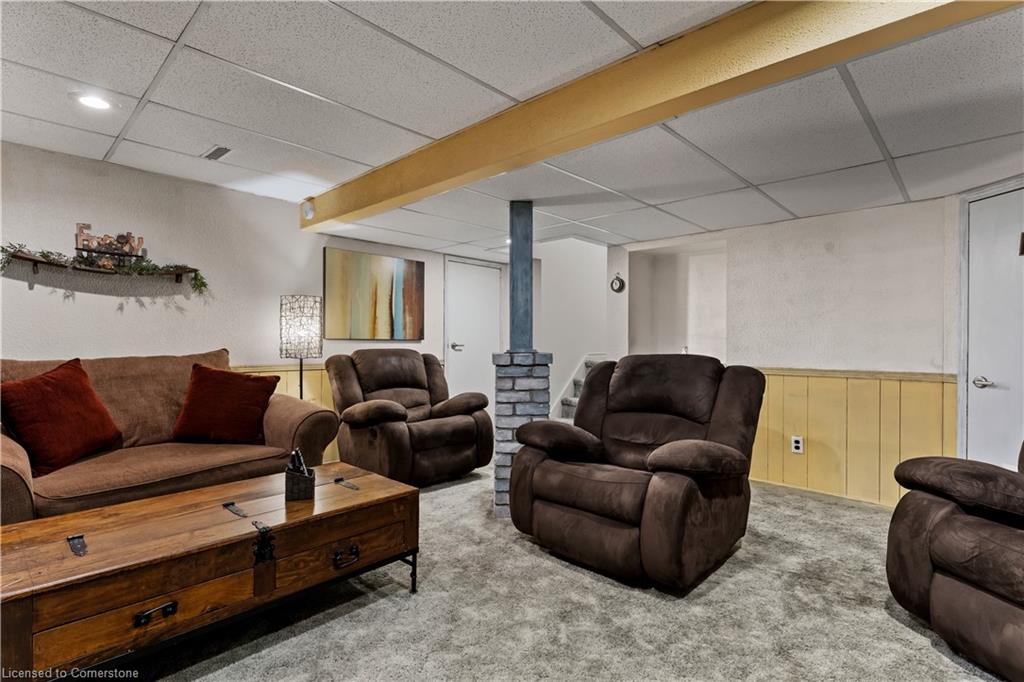 2385 Cotswold Crescent Property Photo 26