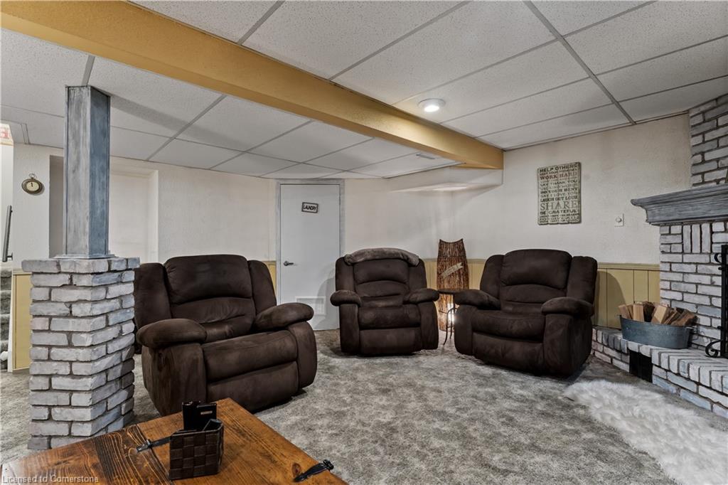 2385 Cotswold Crescent Property Photo 27
