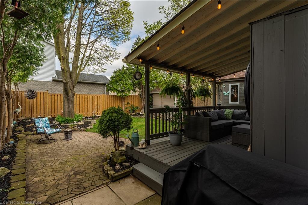 2385 Cotswold Crescent Property Photo 32