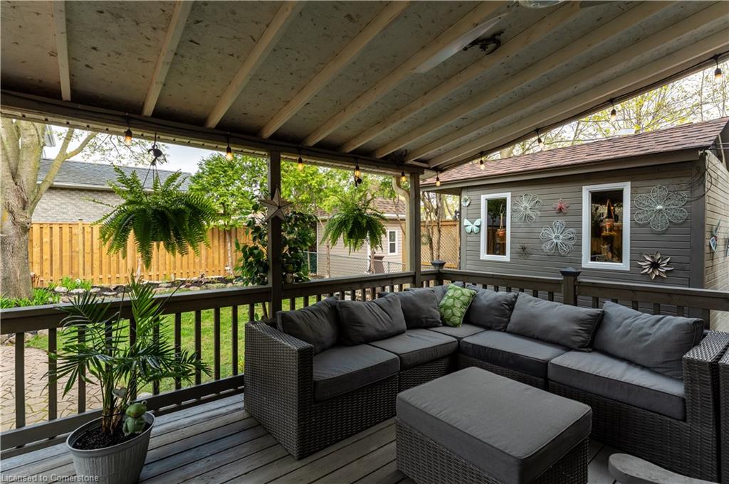 2385 Cotswold Crescent Property Photo 36