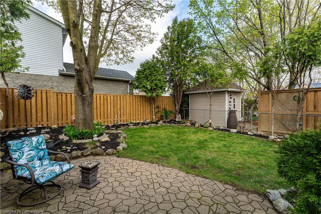 2385 Cotswold Crescent Property Photo 40