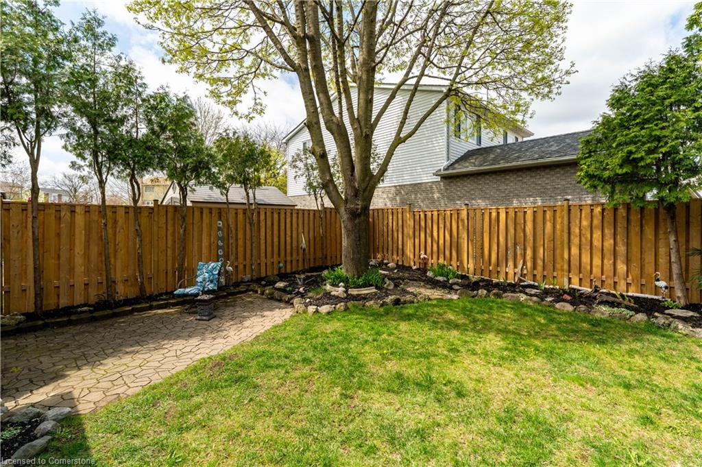 2385 Cotswold Crescent Property Photo 41