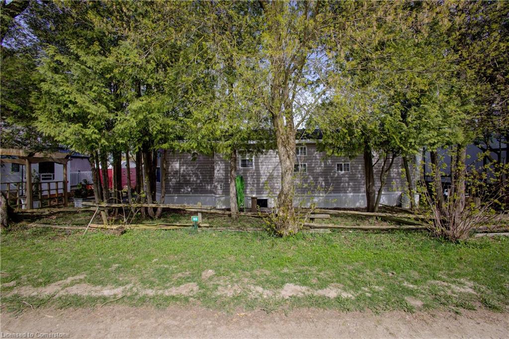 8 Maple Property Photo 3