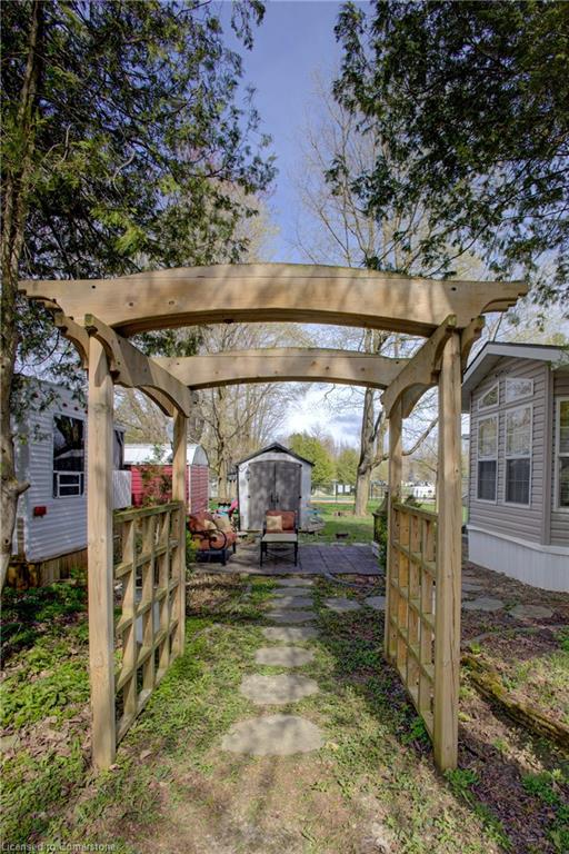 8 Maple Property Photo 5