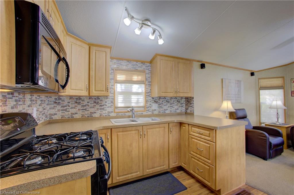 8 Maple Property Photo 20