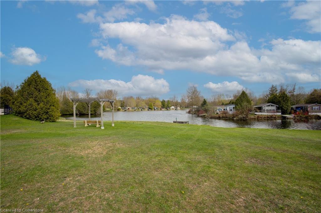 8 Maple Property Photo 32