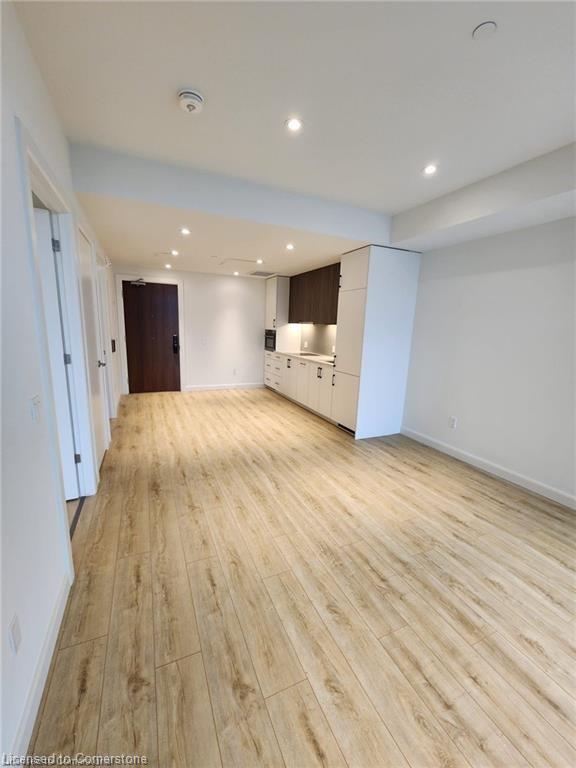 605-741 King Street W Property Photo 8