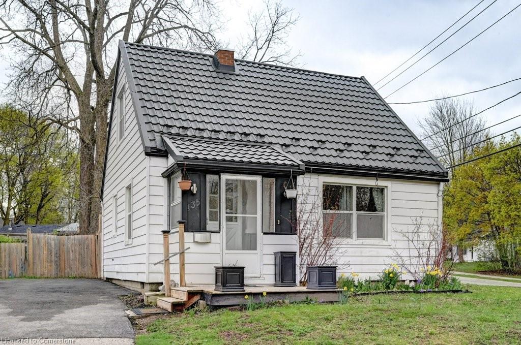 135 Glen Road Property Photo