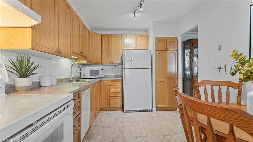 909-640 West Street Property Photo 13
