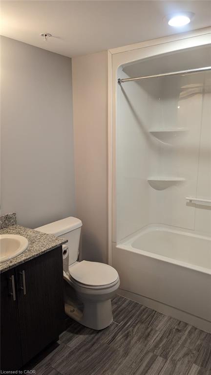 301b-275 Larch Street Property Photo 12