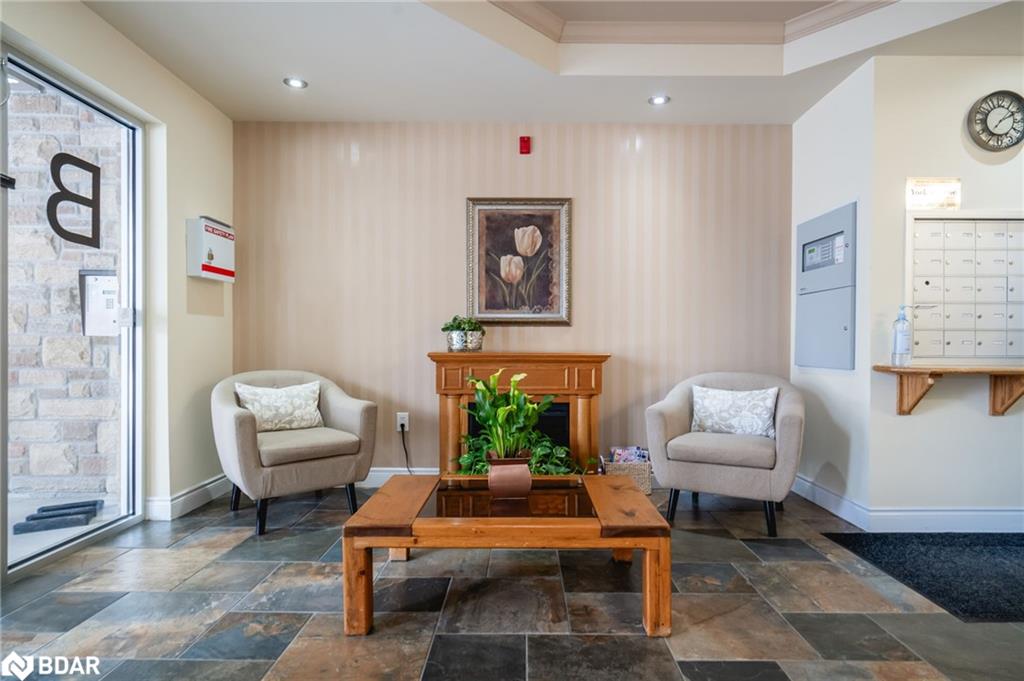 103-19b Yonge Street N Property Photo 6