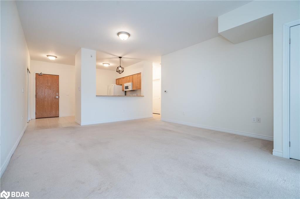 103-19b Yonge Street N Property Photo 14
