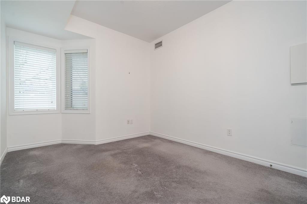 103-19b Yonge Street N Property Photo 16