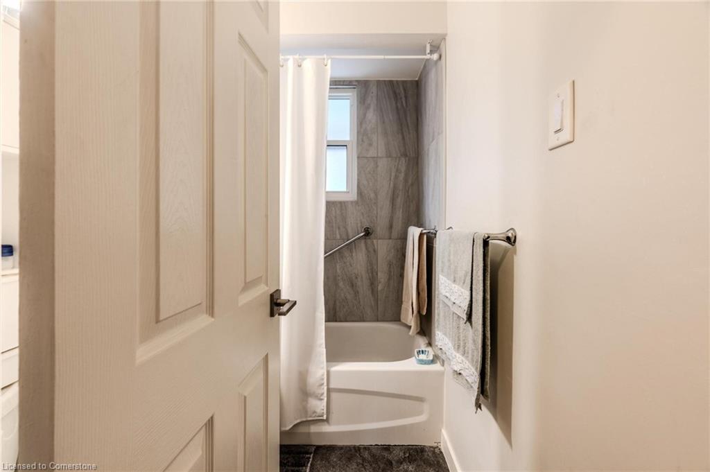 33 Brucedale Avenue E Property Photo 11