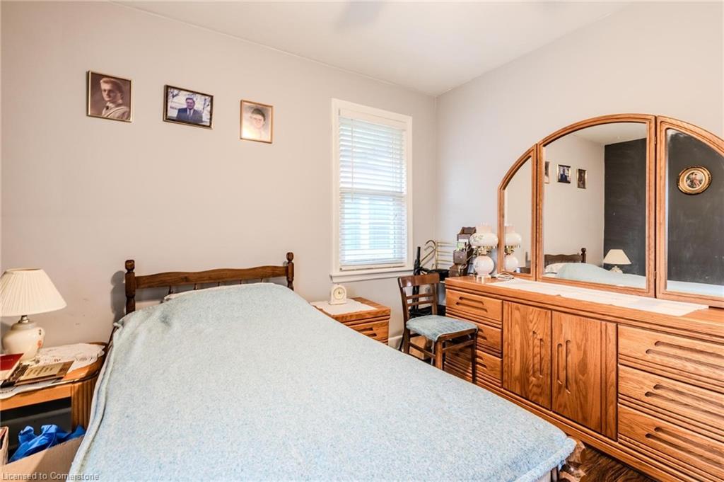 33 Brucedale Avenue E Property Photo 12