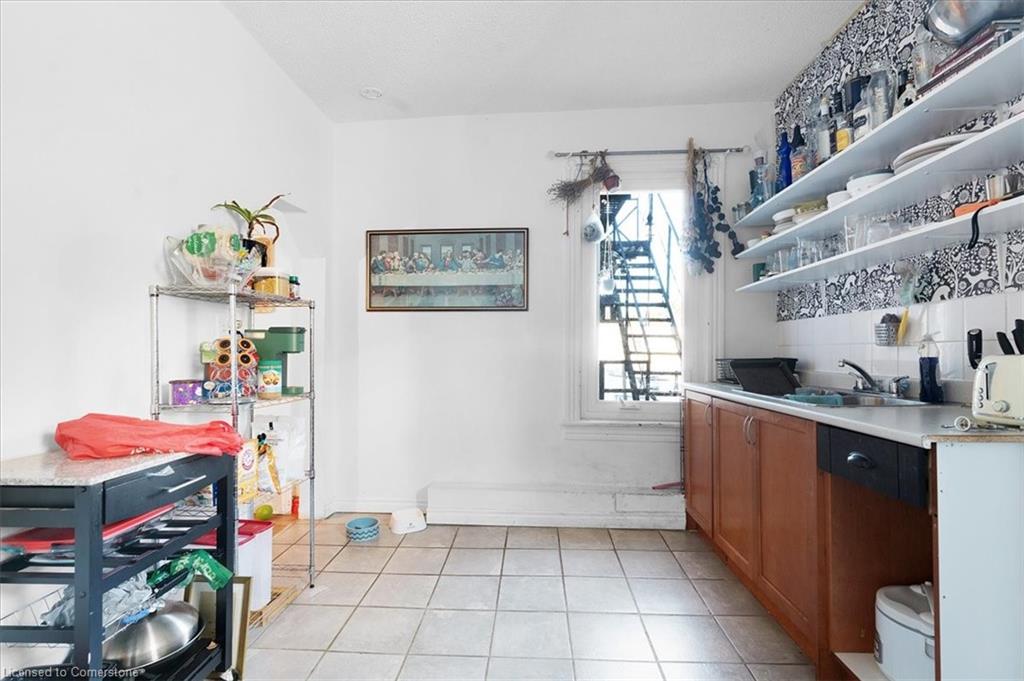 355 Barton Street E Property Photo 28