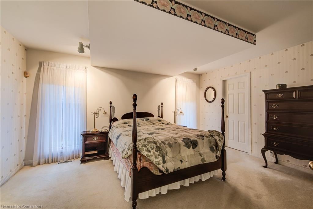 225 Corrie Crescent Property Photo 16