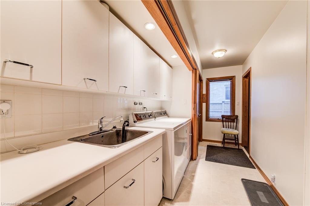 225 Corrie Crescent Property Photo 22