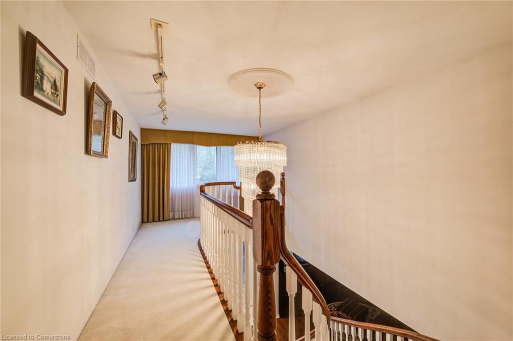 225 Corrie Crescent Property Photo 28