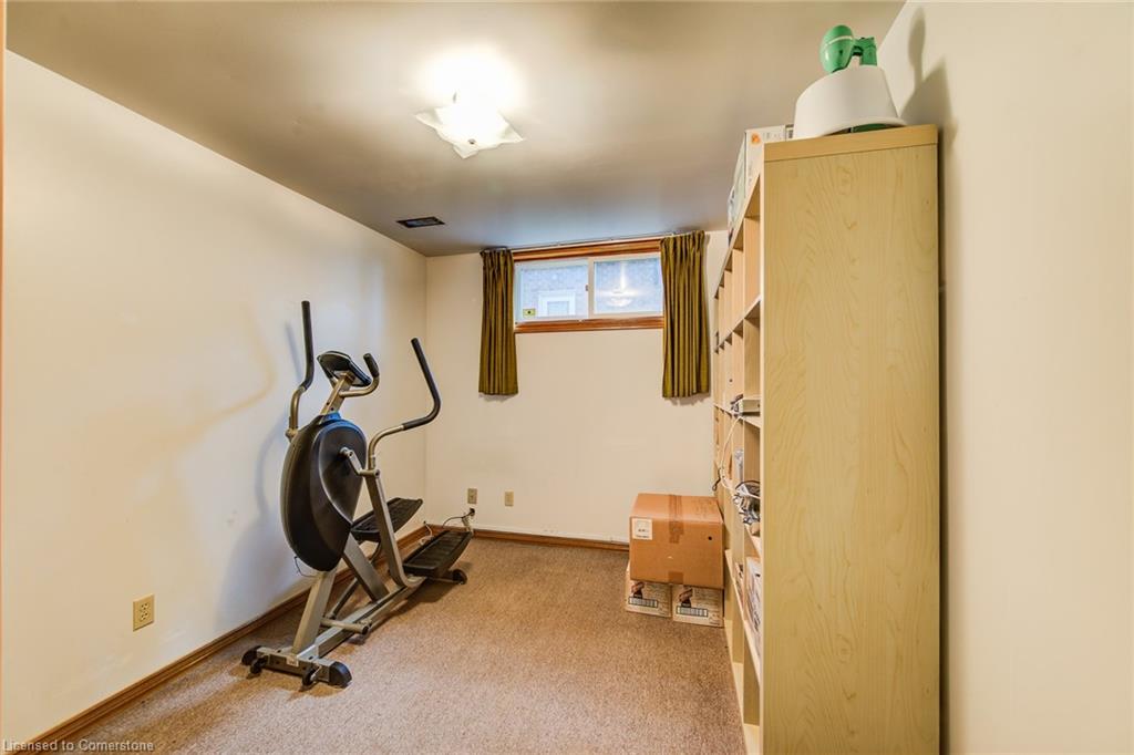 225 Corrie Crescent Property Photo 40