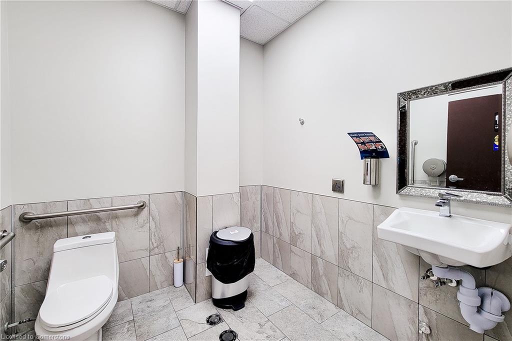22-1040 Garner Road W Property Photo 28